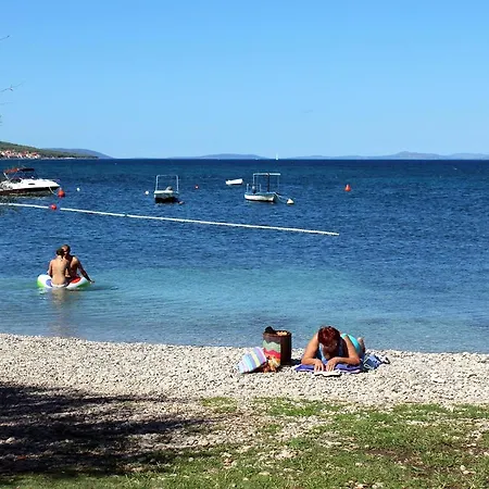 Apartment Apartments With A Parking Space Supetar, Brac - 6037
