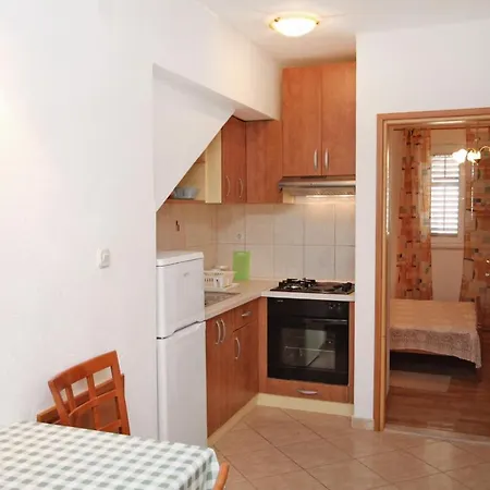 Apartments With A Parking Space Supetar, Brac - 6037 Apartment