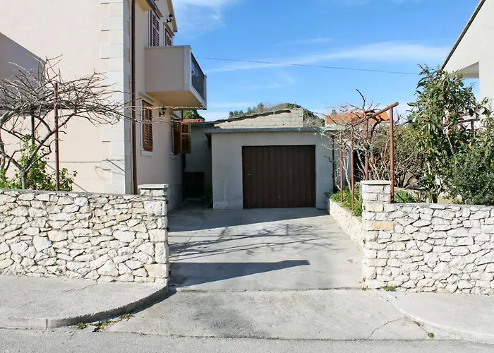 Apartamento With Parking Space Supetar, Brac - 6037 *