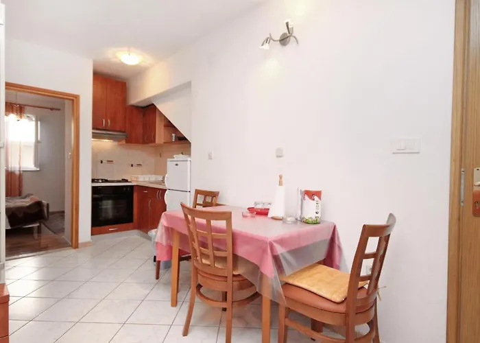 Apartamento With Parking Space Supetar, Brac - 6037